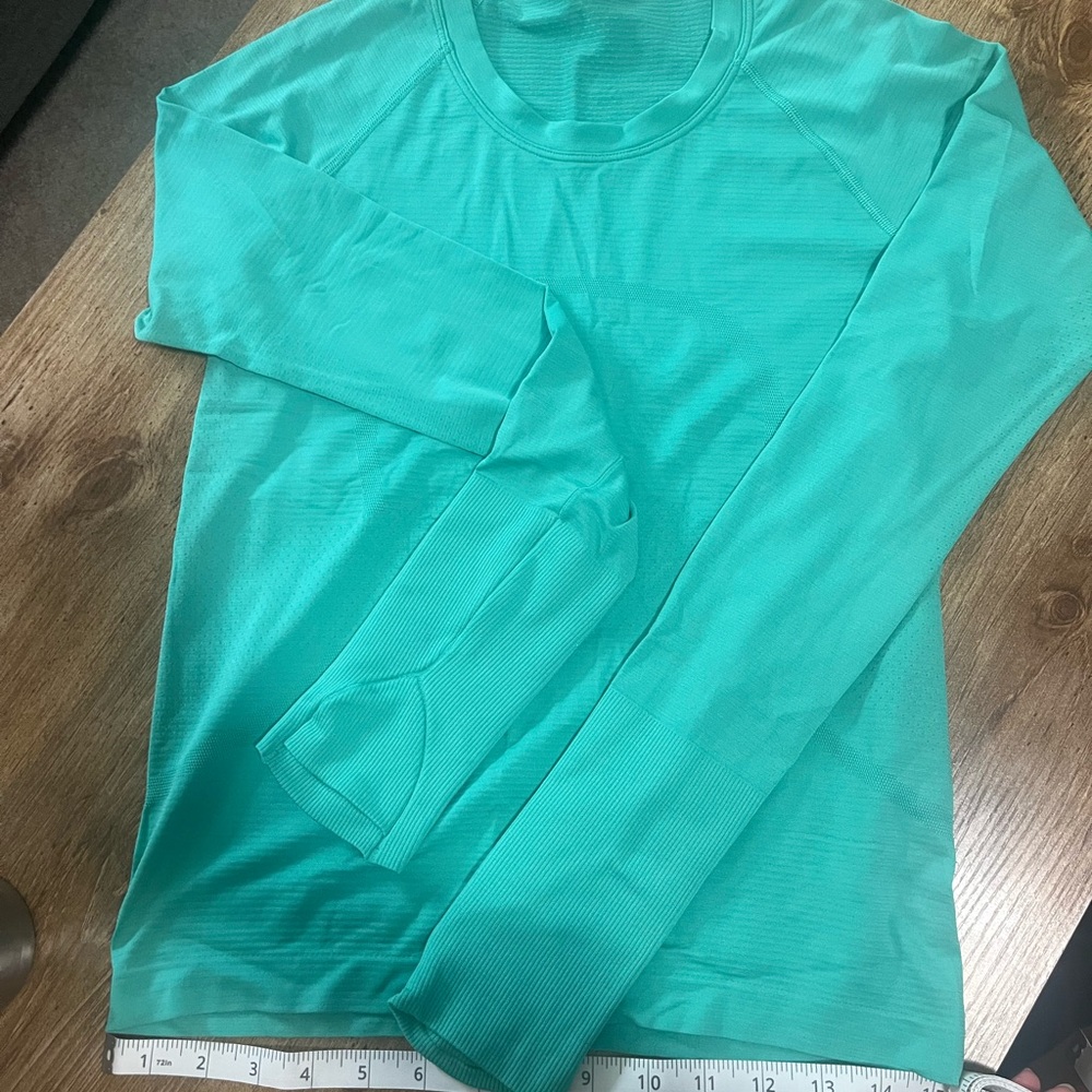 lululemon Swiftly Tech Long Sleeve Tee - Size 6